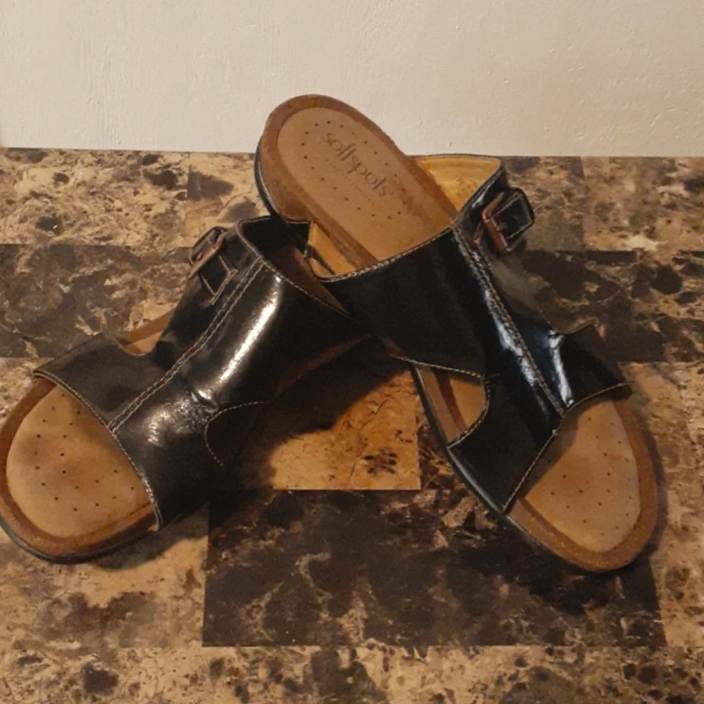 Sandals - Picture 1 of 1